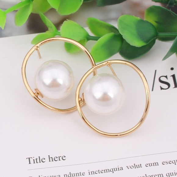 ZARA Jewelry - BRAND NEW Zara round pearl circle earrings